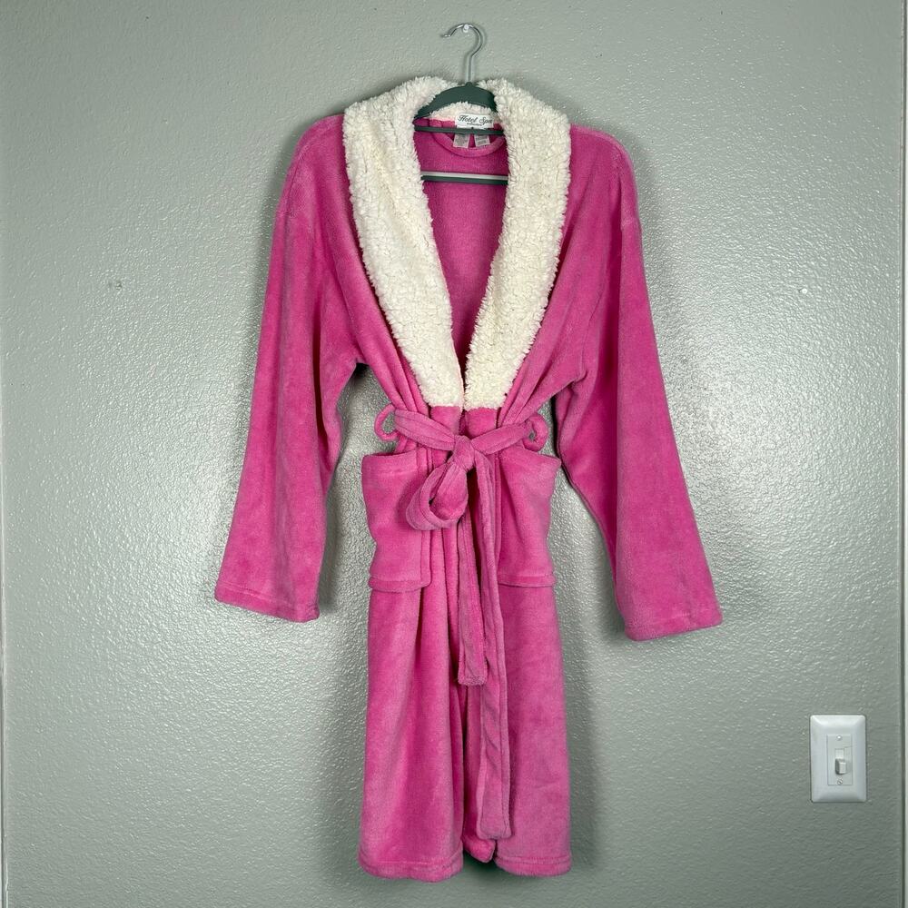 Hotel Spa Collection Hot Pink White Soft Fluffy Sleep Robe
One Size fits Most